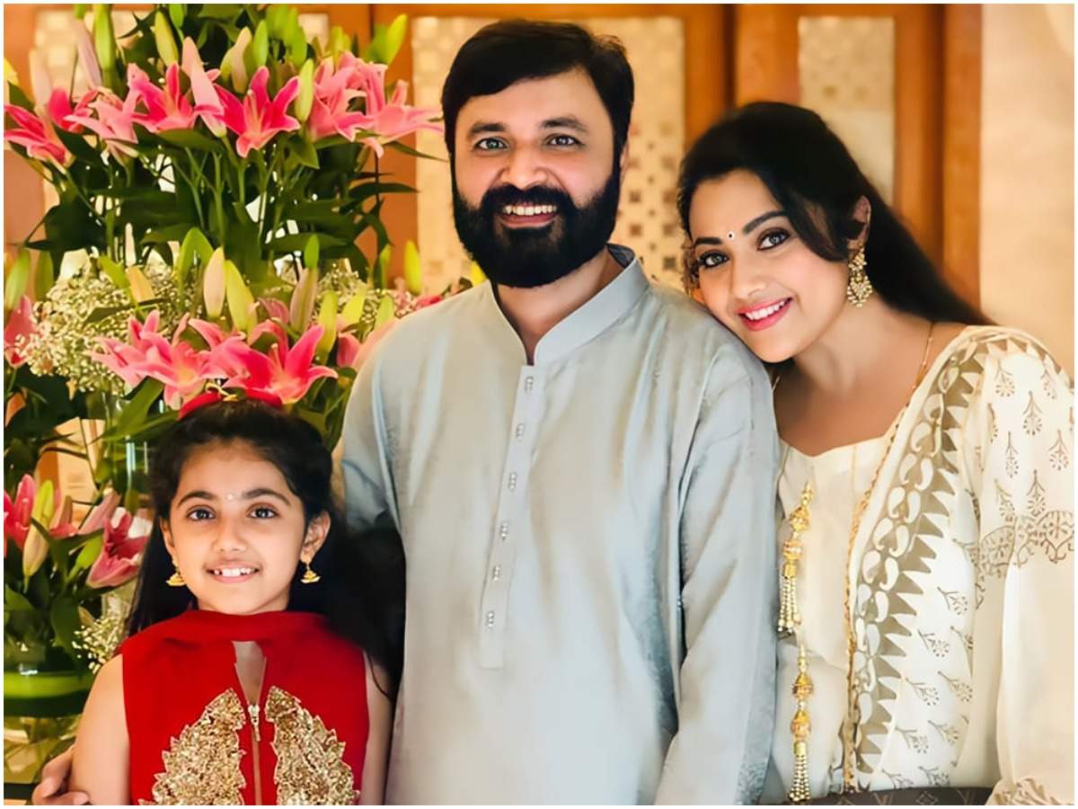 Heroine Meena Husband Vidyasagar