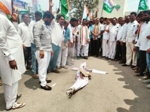 Mp Komatireddy Serious Comments on Pm Modi