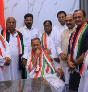ds Sons' fight over joining Congress
