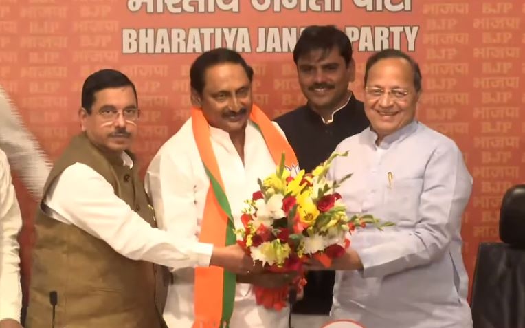 Former CM Kiran Kumar Reddy joins BJP