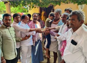 Komati Reddy help Naresh family