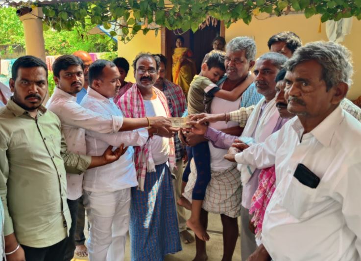 Komati Reddy help Naresh family