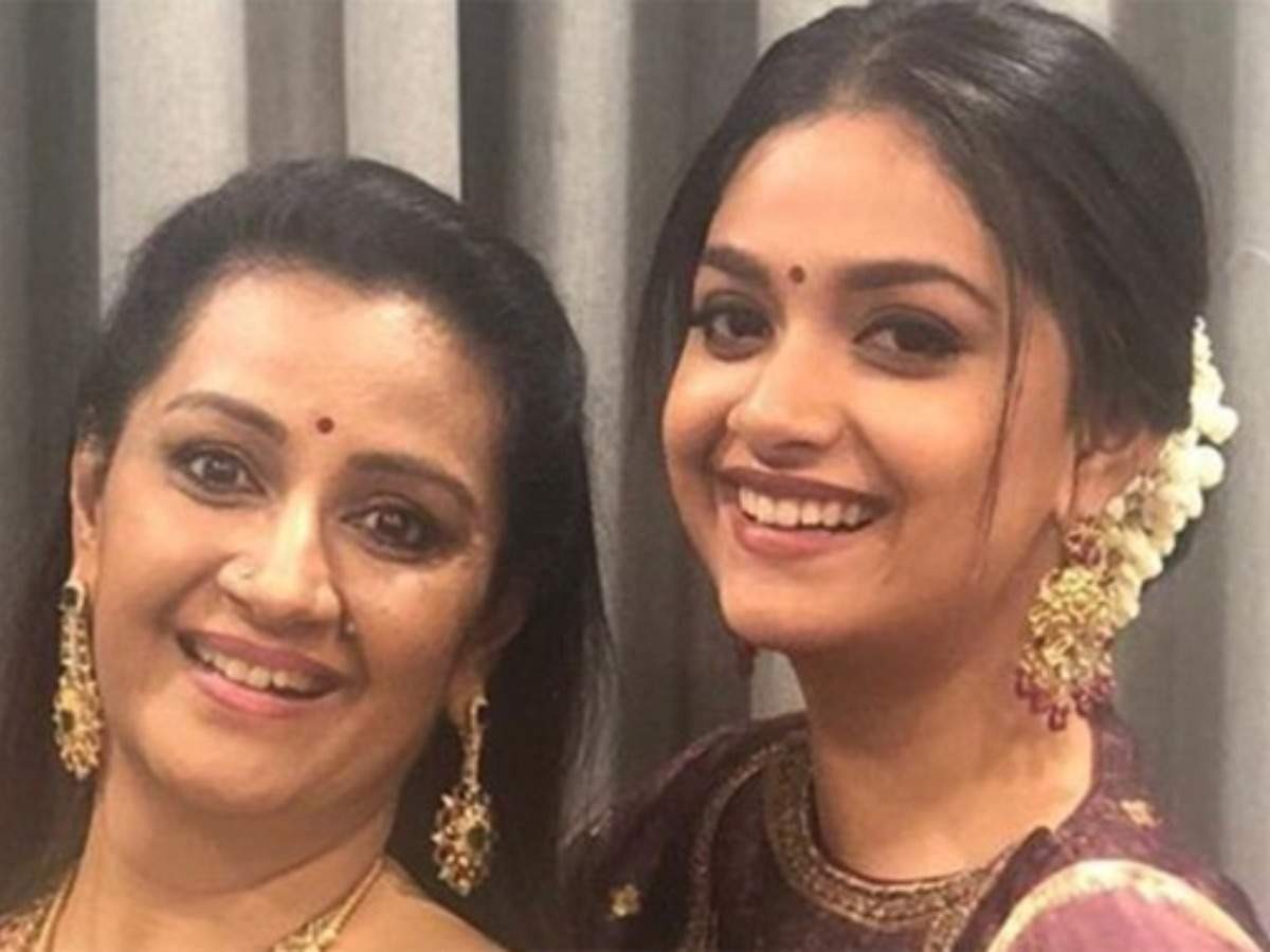 Keerthy Suresh Mother Images