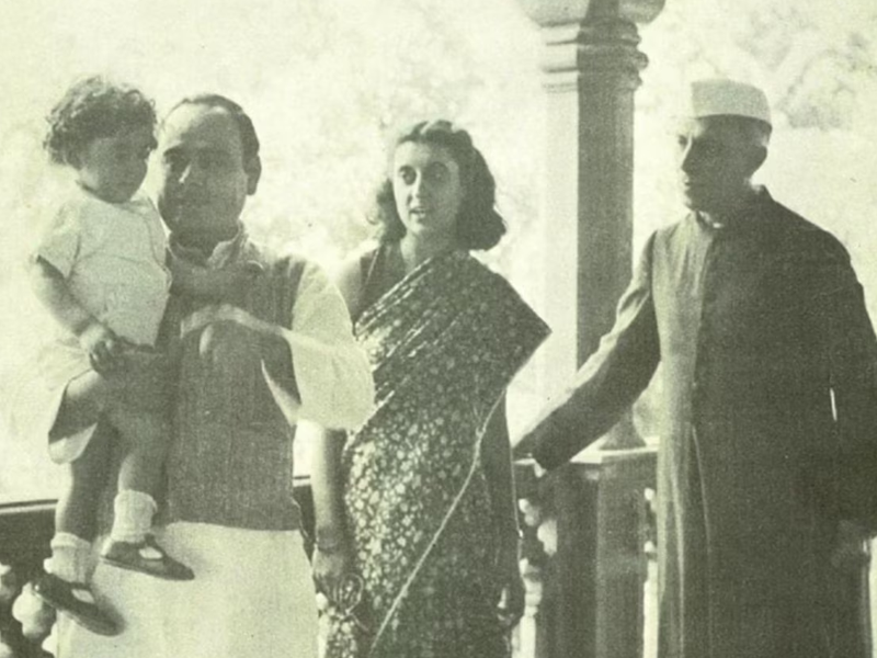 indira-gandhi-with-nehru